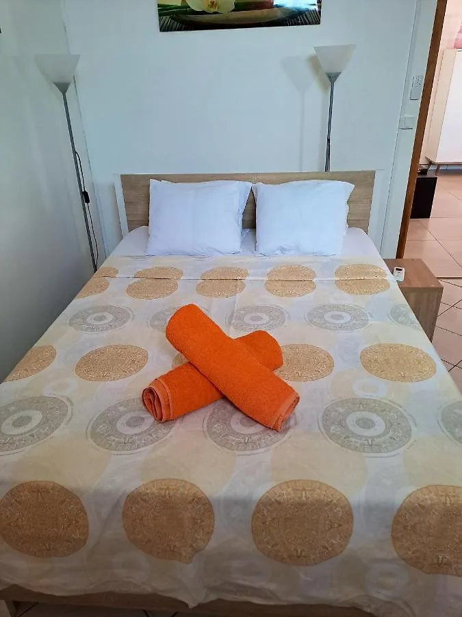 Maison Charmante A Petit-Bourg Avec Piscine Partagee 0*,
