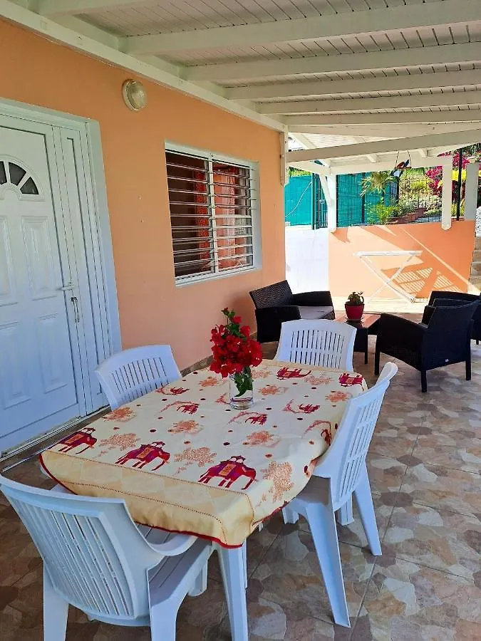 Maison Charmante A Petit-Bourg Avec Piscine Partagee Holiday home