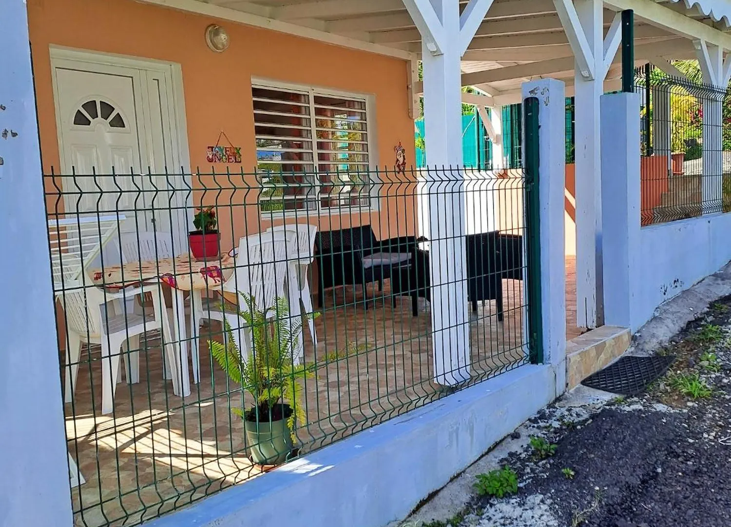 Holiday home Maison Charmante A Petit-Bourg Avec Piscine Partagee